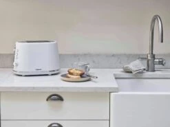 Huis Keuken 13 Huis Keuken -Huis Keuken cuisinart plastic toaster white 3