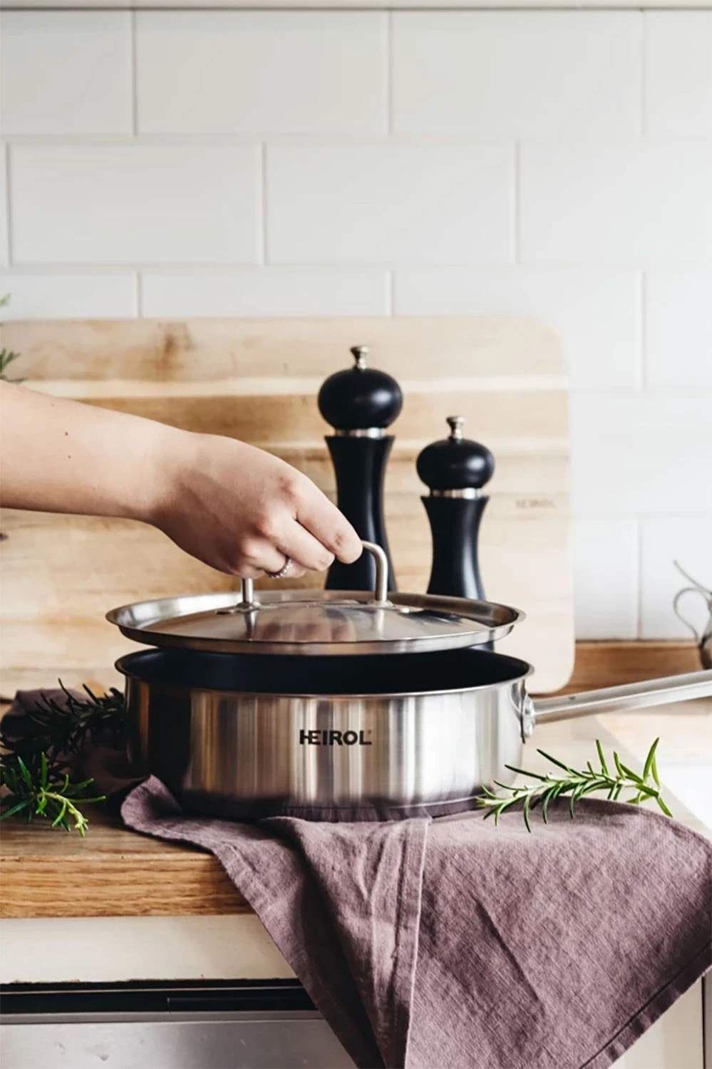 Heirol Cerasafe Pro Steelpan Met Deksel 24 Cm 3 L 6 Heirol Cerasafe Pro Steelpan Met Deksel 24 Cm 3 L - Afbeelding 4