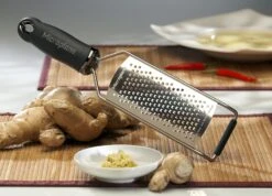 Microplane Gourmet Grater, Coarse -Huis Keuken microplane gourmet grater coarse 4