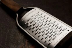 Microplane Master Grater, Medium 8 Microplane Master Grater, Medium -Huis Keuken microplane master grater medium 5