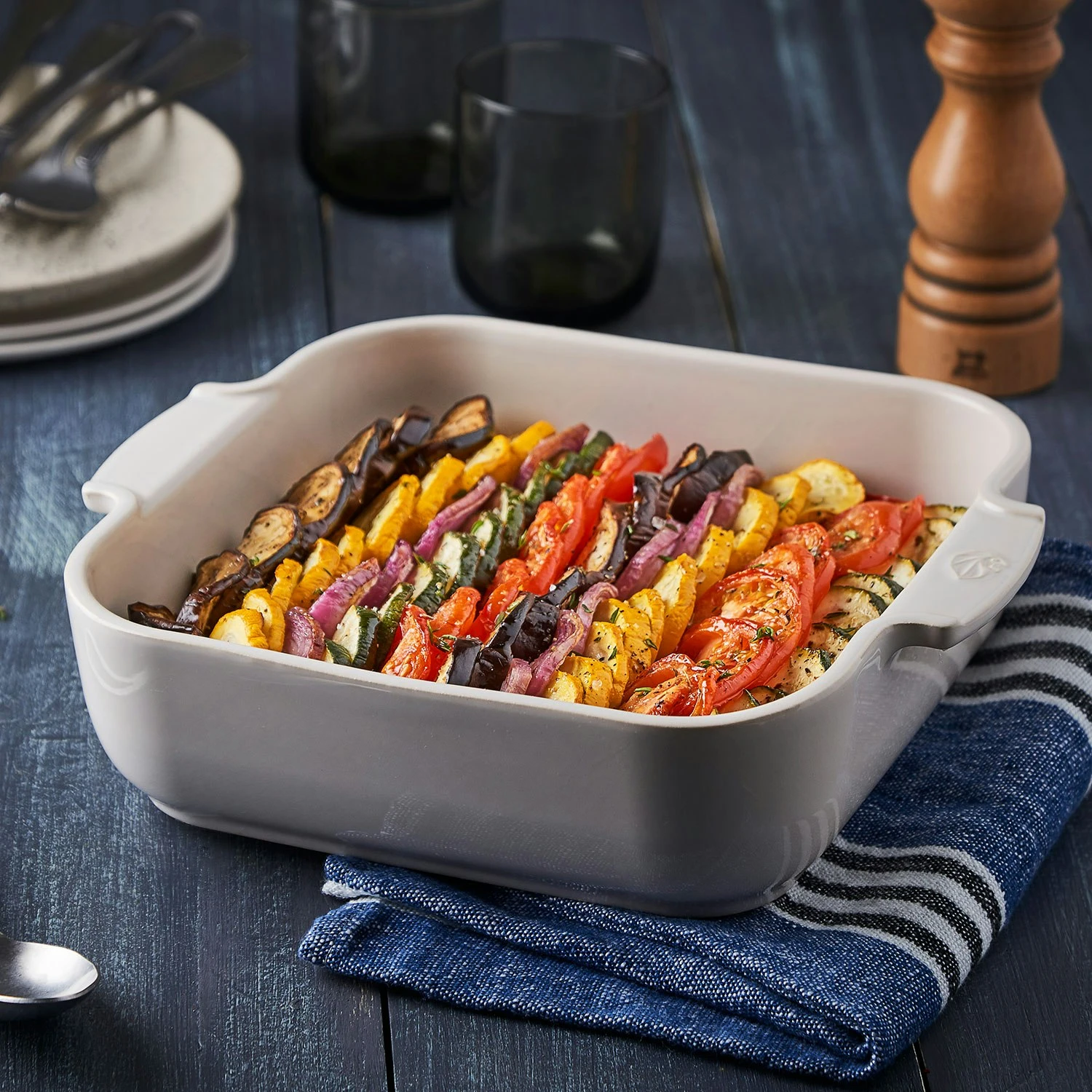 Peugeot Appolia Ovenschaal 36x36 Cm, Ecru 4 Peugeot Appolia Ovenschaal 36x36 Cm, Ecru - Afbeelding 2